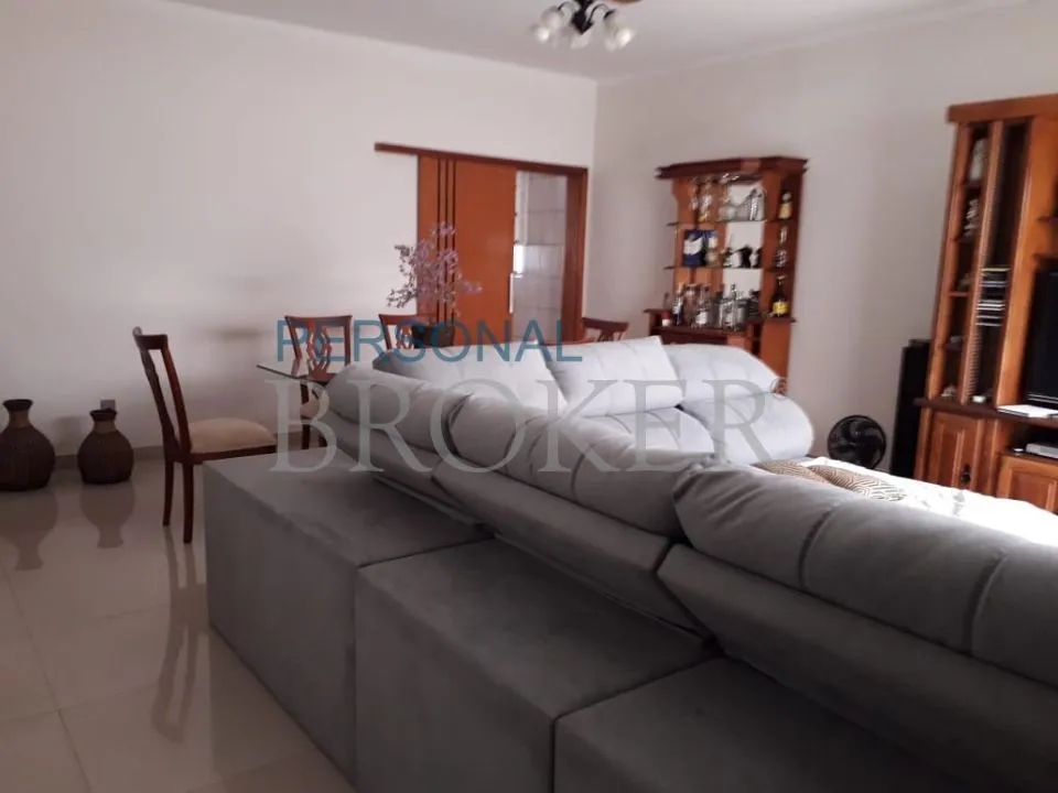 Casa à venda — foto 1 de 5