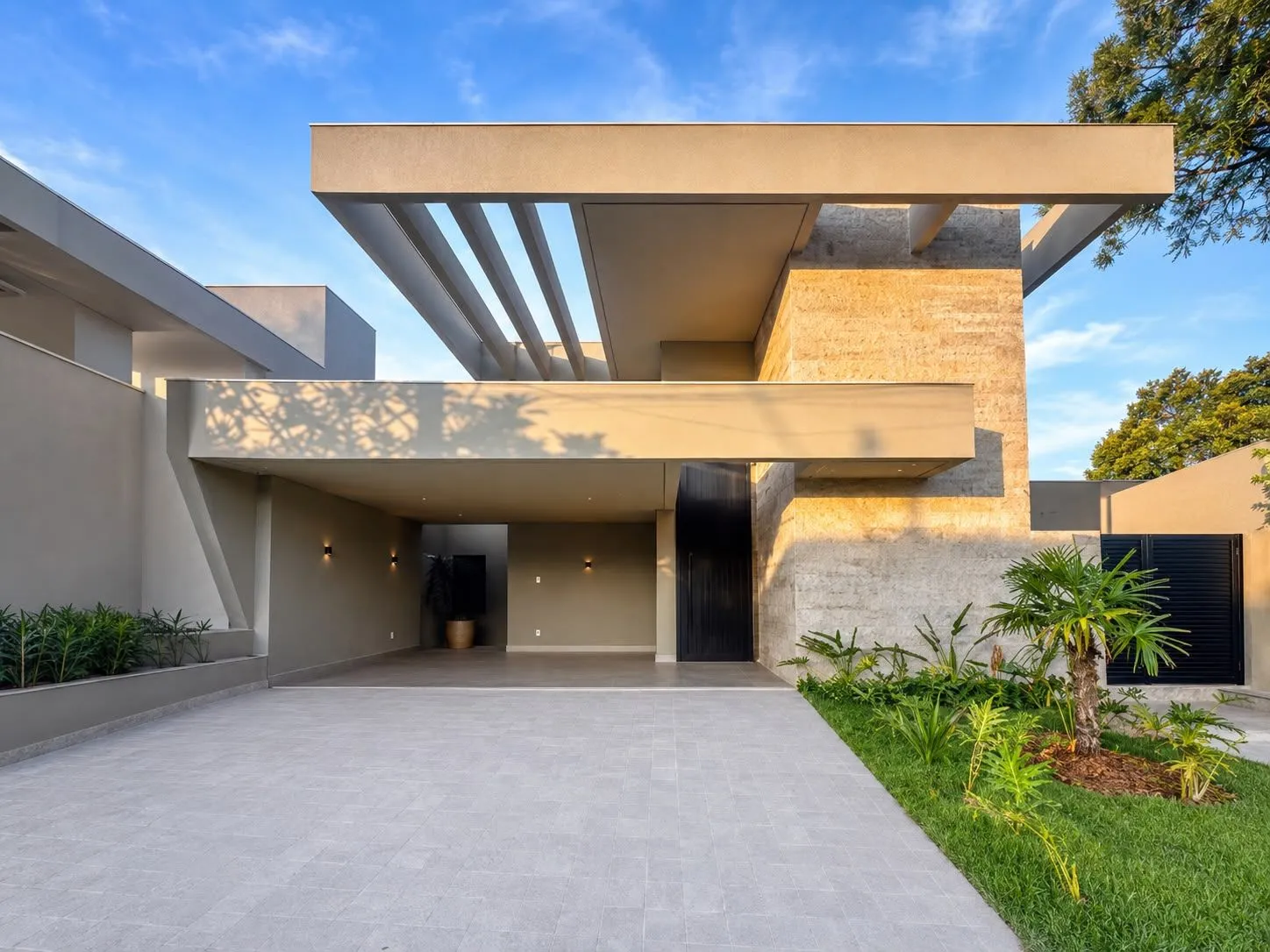 Casa de Condomínio com 3 quartos à venda, 235m² — foto 1 de 15