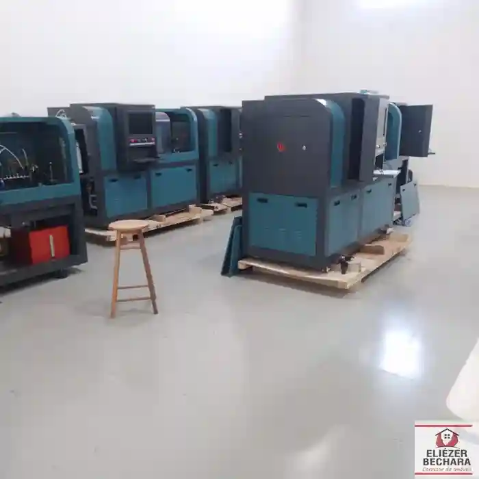 Loja / Salão / Ponto Comercial  à venda, 140m² — foto 2 de 9