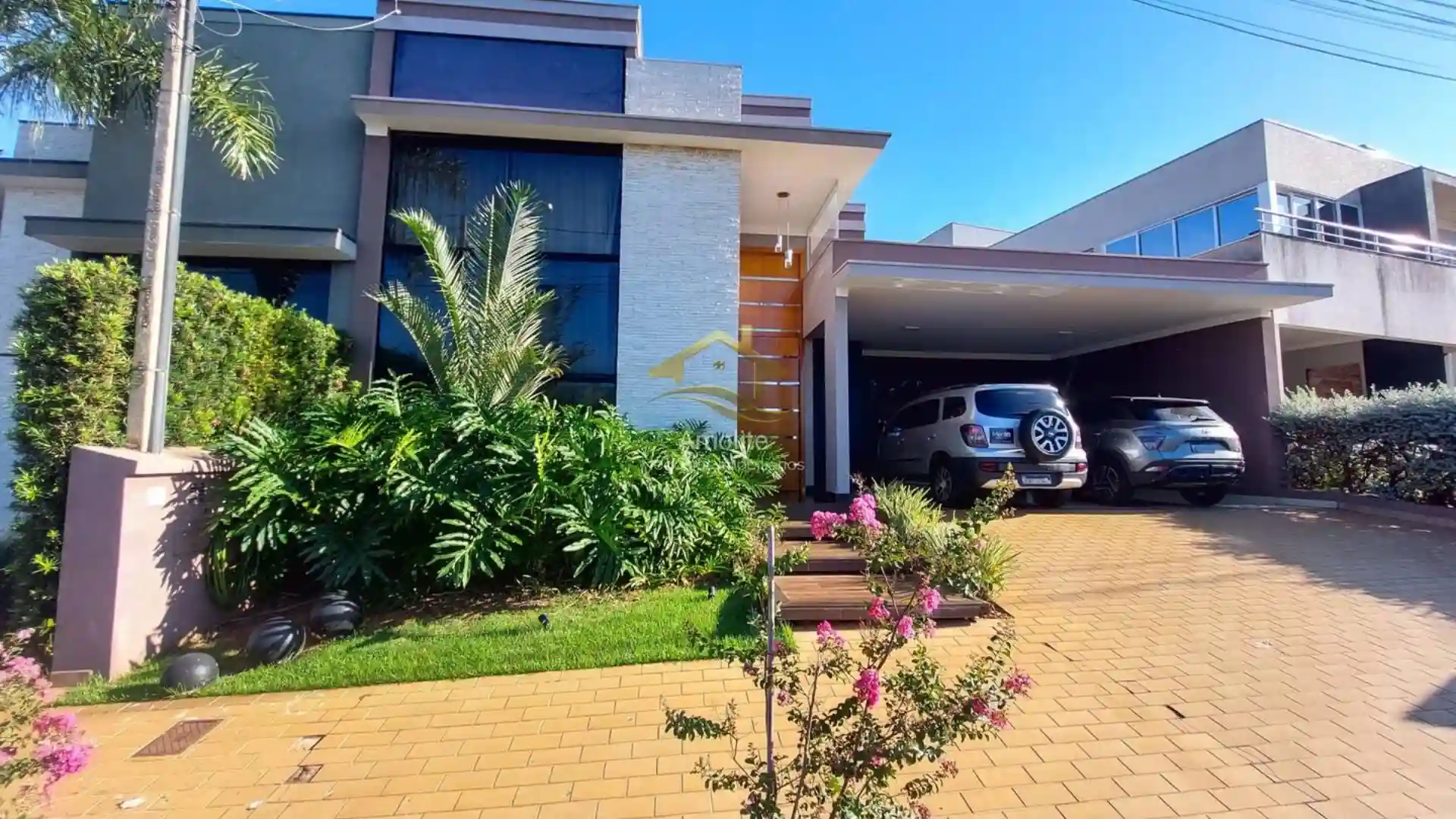 Casa de Condomínio com 3 quartos à venda, 224m² — foto 1 de 20