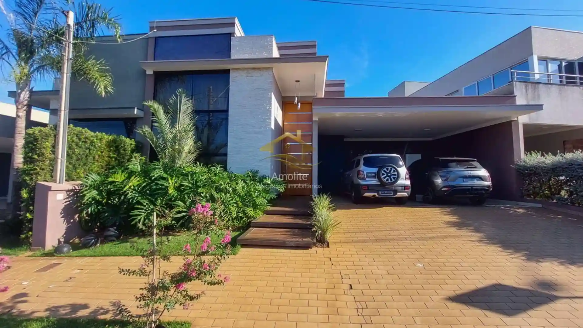 Casa de Condomínio com 3 quartos à venda, 224m² — foto 2 de 20