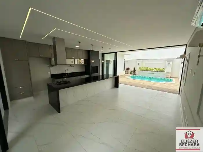 Casa de Condomínio com 3 quartos à venda, 220m² — foto 1 de 22