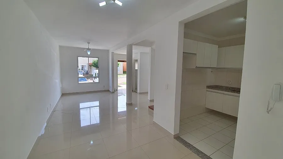 Casa de Condomínio com 3 quartos para aluguel, 130m² — foto 3 de 21