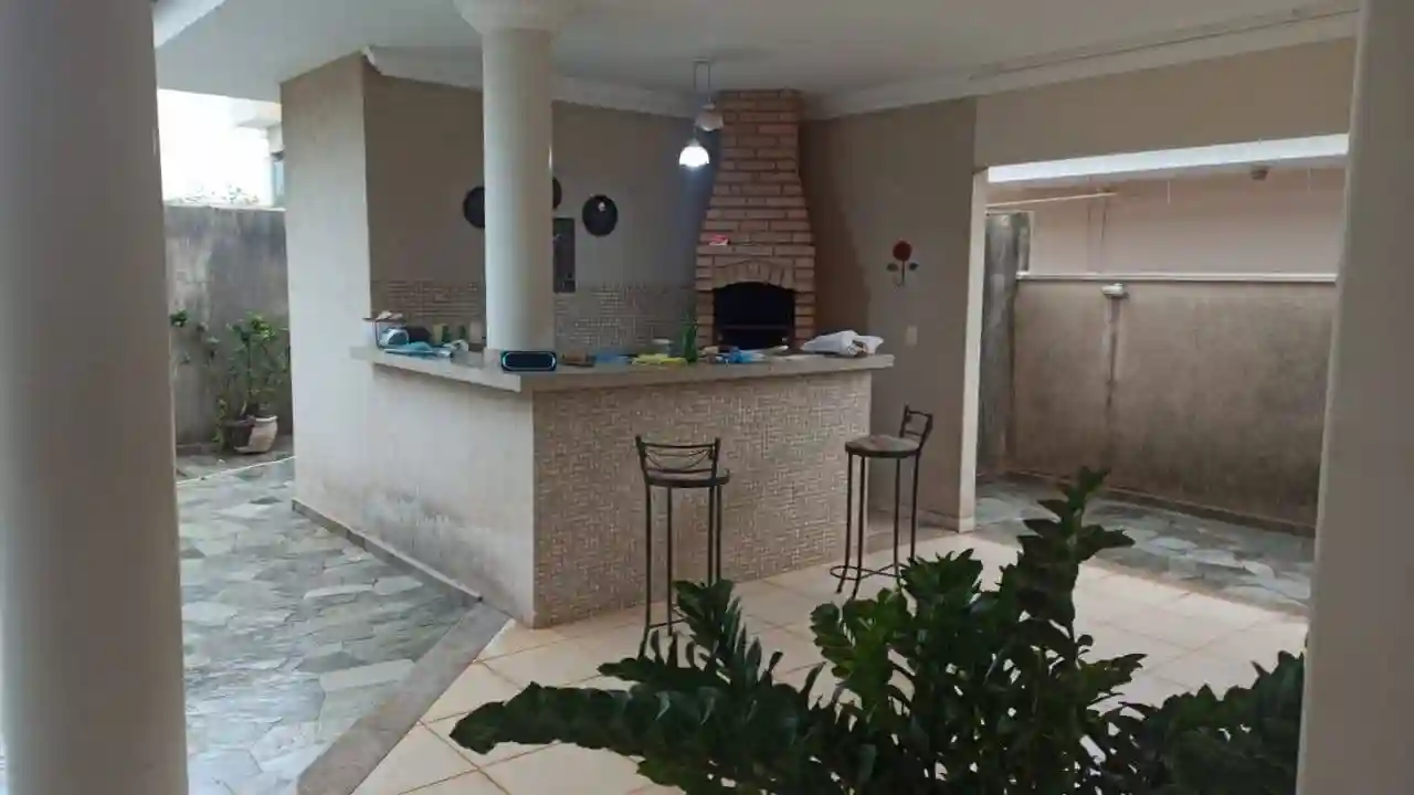 Casa de Condomínio com 3 quartos à venda, 328m² — foto 1 de 10