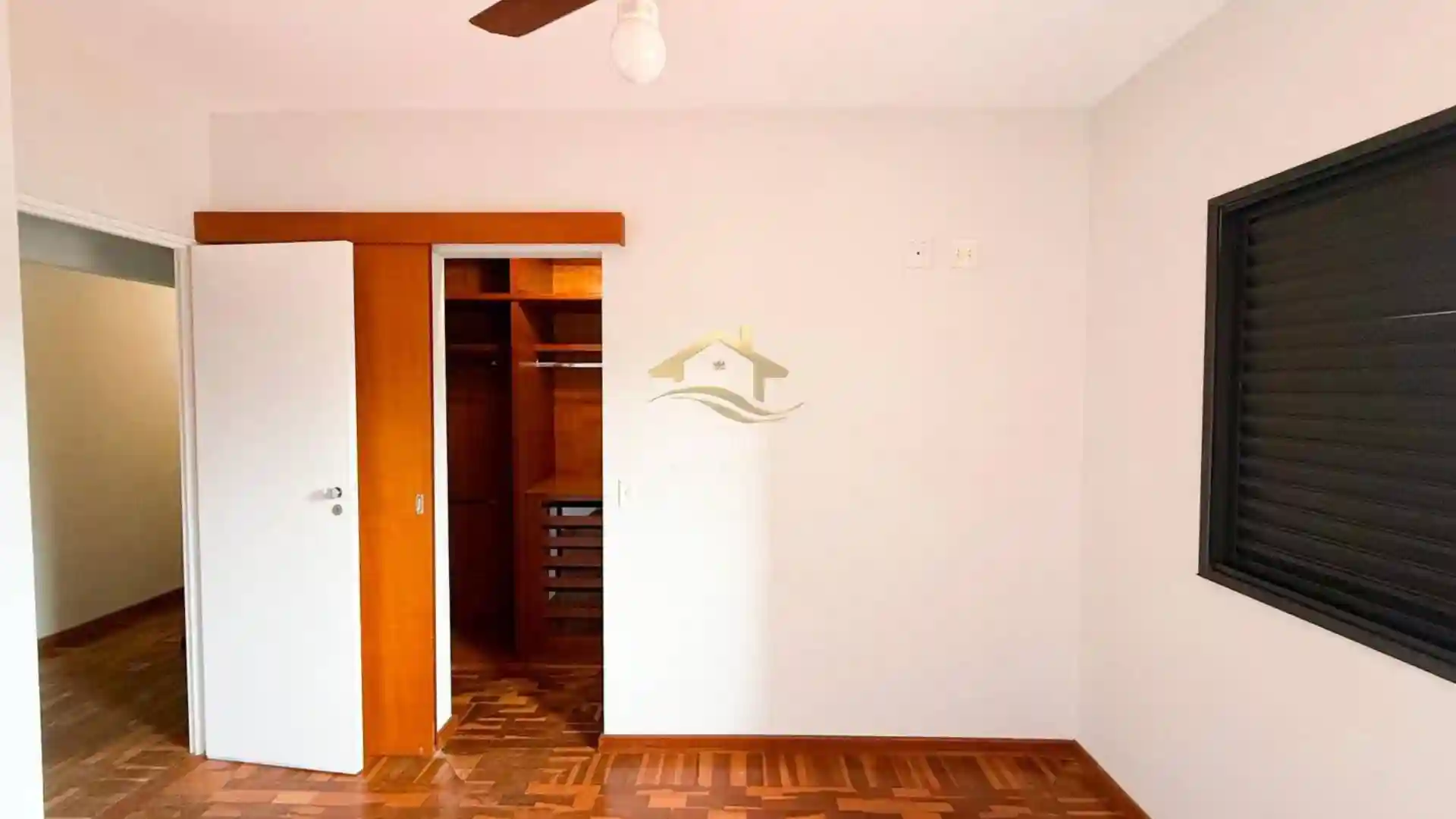 Casa de Condomínio com 5 quartos à venda, 190m² — foto 18 de 28