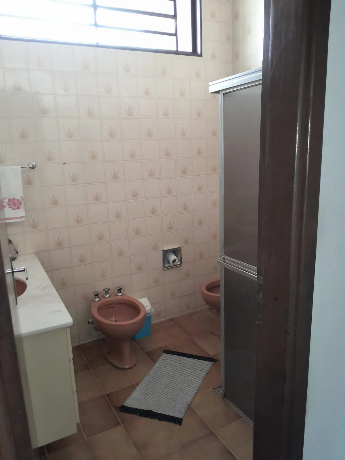 Casa com 3 quartos à venda, 242m² — foto 2 de 25