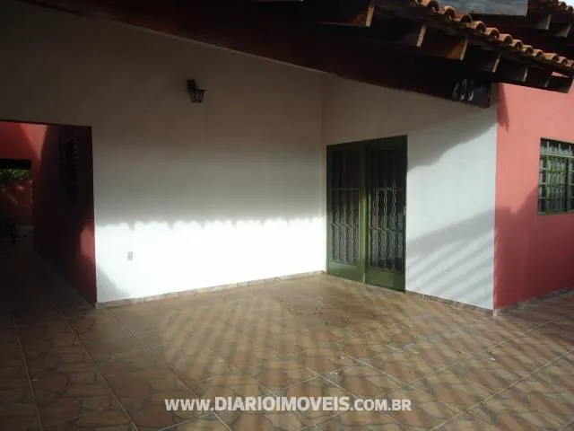 Casa à venda — foto 1 de 3