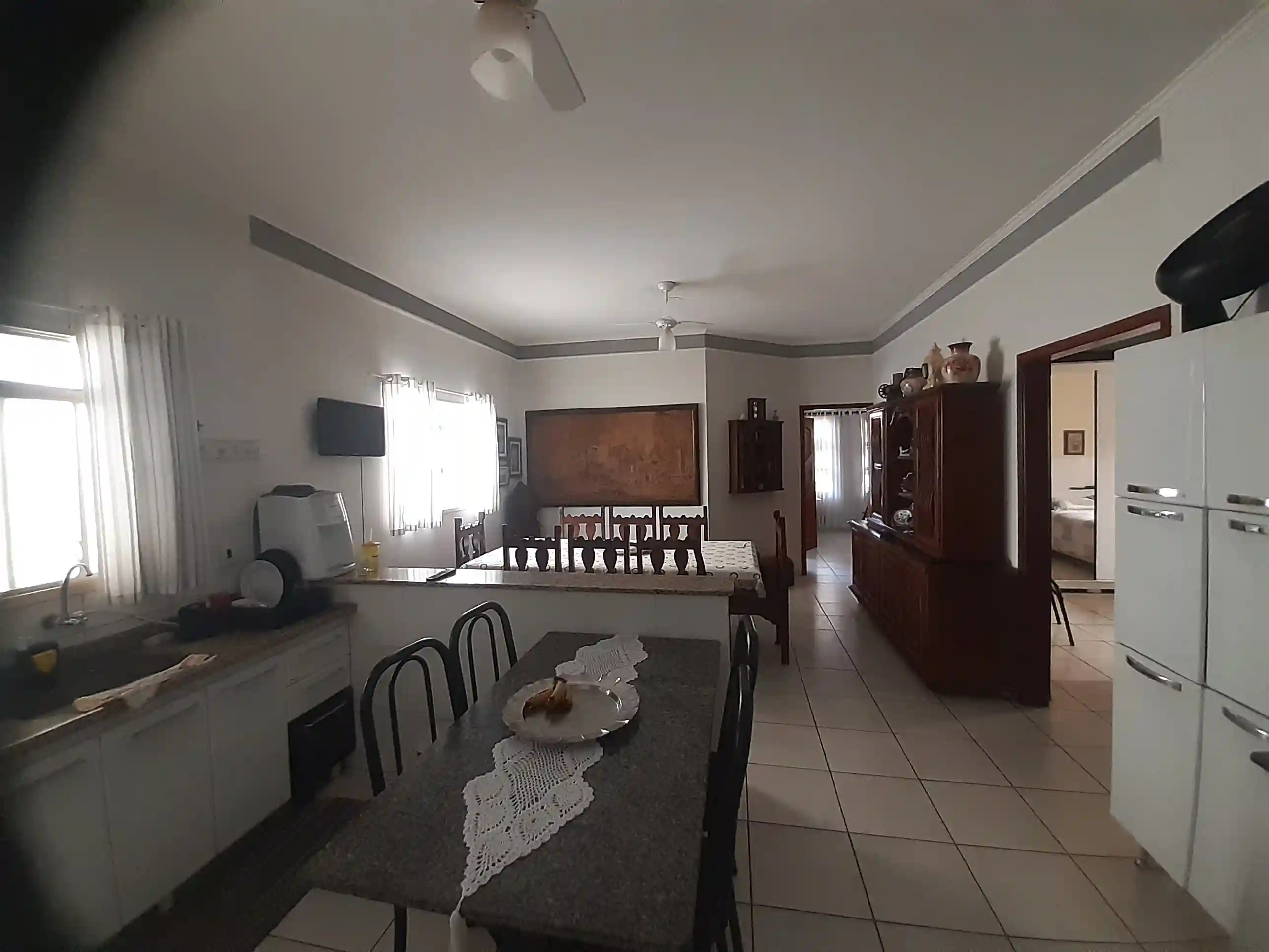 Casa com 4 quartos à venda, 228m² — foto 3 de 10