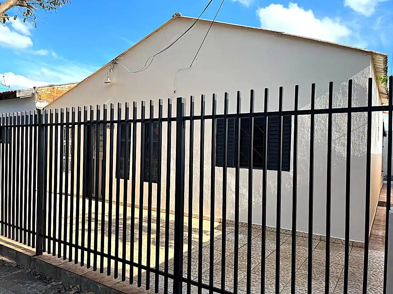 Casa com 2 quartos à venda, 200m² — foto 2 de 21