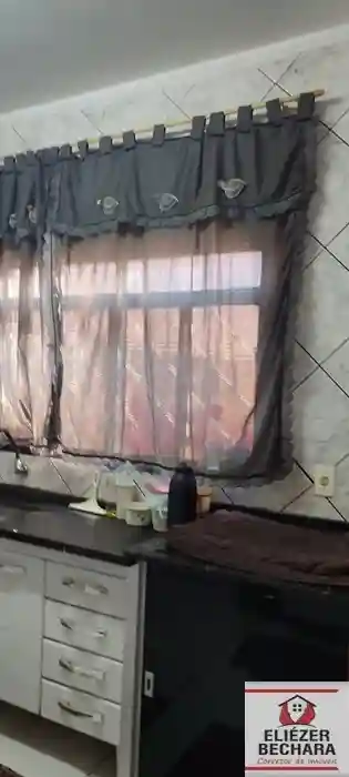 Casa com 3 quartos à venda, 240m² — foto 15 de 33