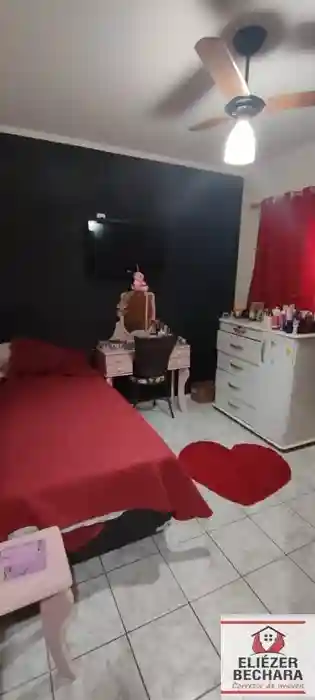 Casa com 3 quartos à venda, 240m² — foto 18 de 33