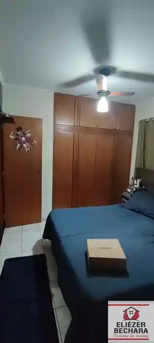Casa com 3 quartos à venda, 240m² — foto 25 de 33