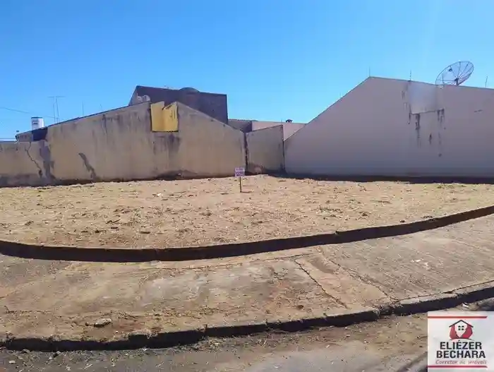 Terreno / Lote / Condomínio  à venda, 201m² — foto 1 de 5