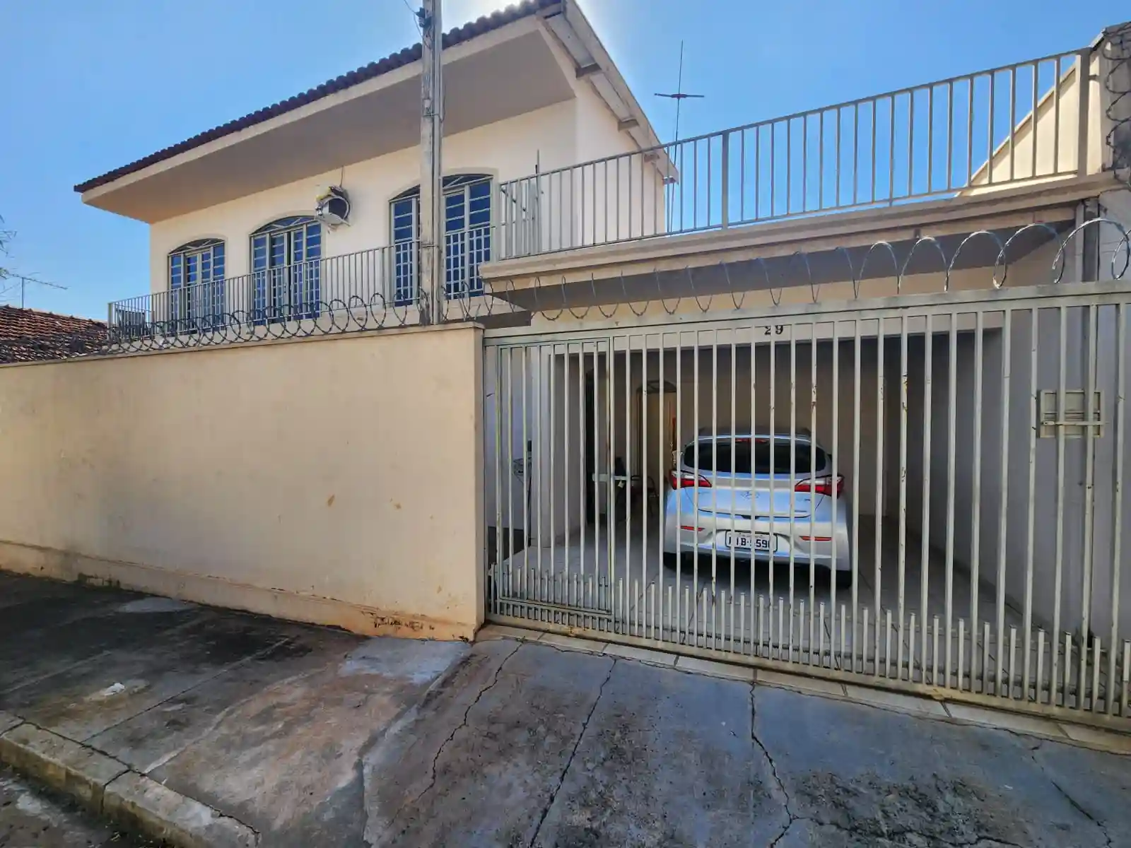 Casa com 3 quartos à venda, 117m² — foto 1 de 26