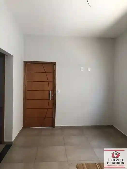 Casa com 2 quartos à venda, 75m² — foto 1 de 11