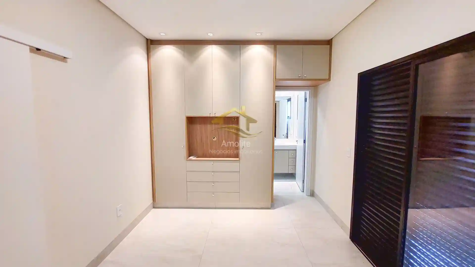 Casa de Condomínio com 3 quartos à venda, 230m² — foto 14 de 39