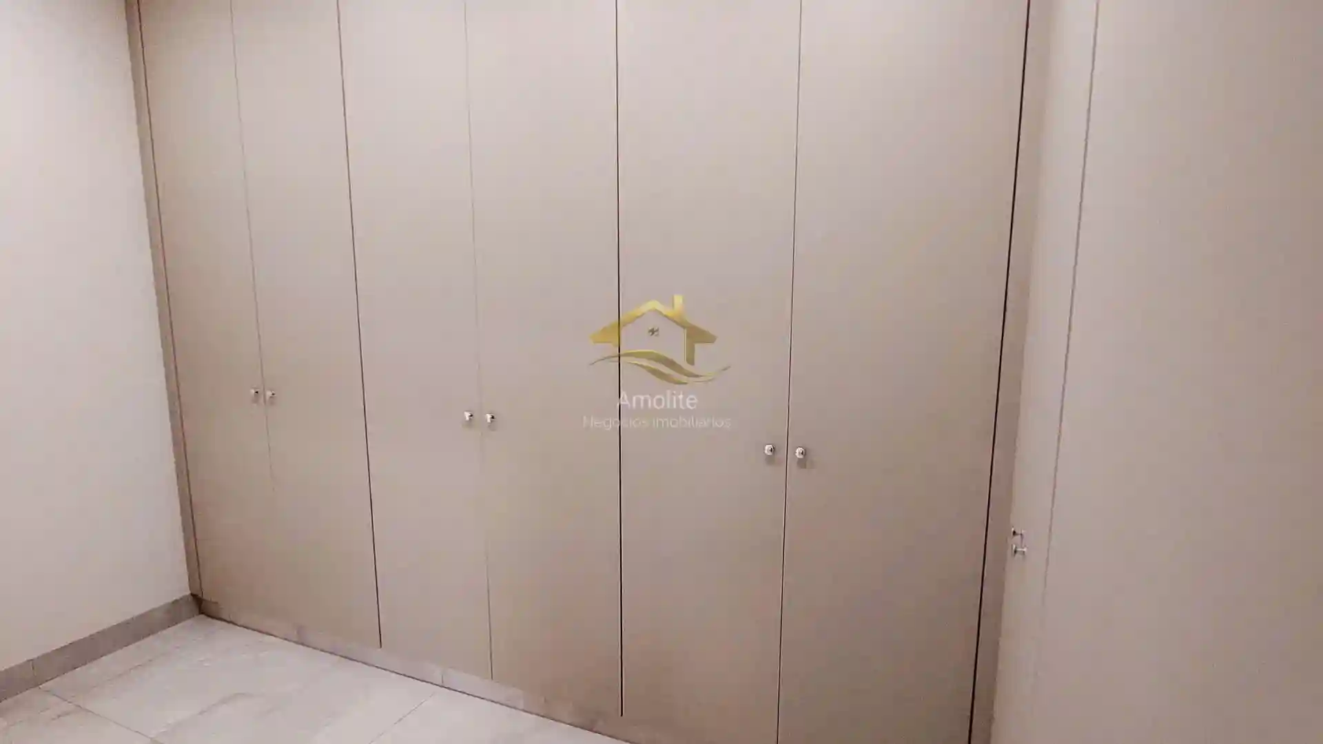 Casa de Condomínio com 3 quartos à venda, 230m² — foto 8 de 39