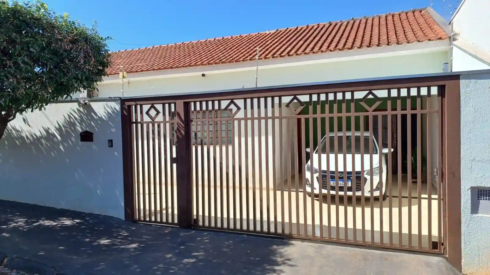 Casa com 3 quartos à venda, 130m² — foto 1 de 21