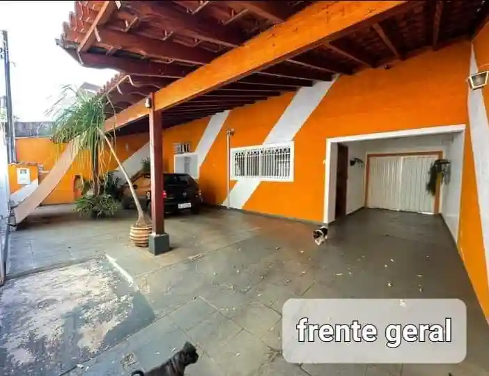 Casa com 3 quartos à venda, 360m² — foto 2 de 16