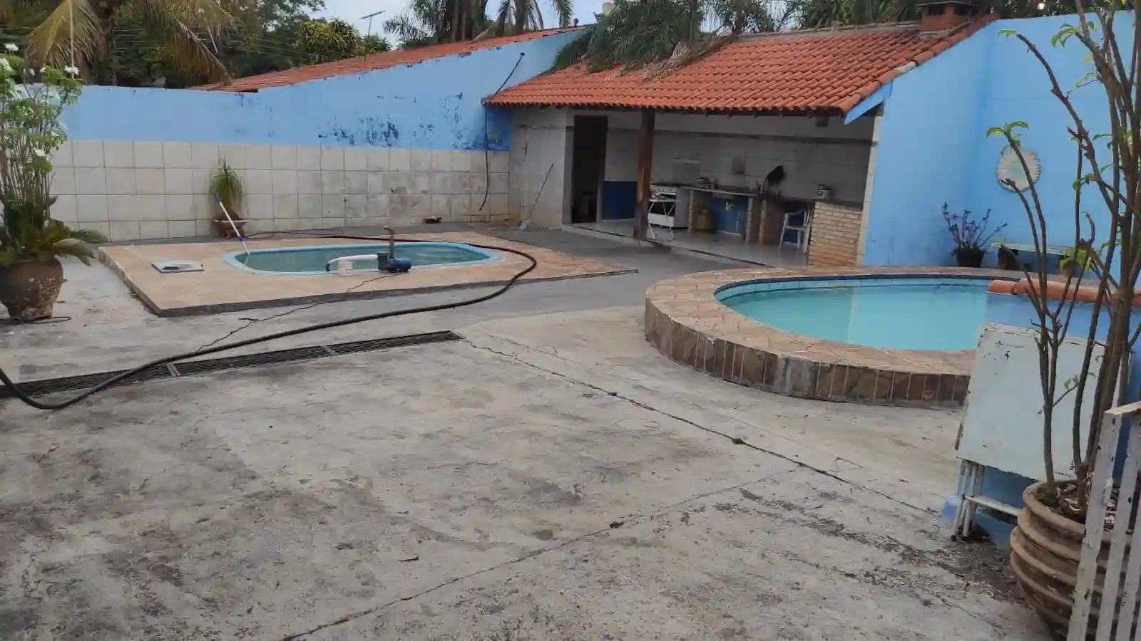 Fazenda / Sítio / Chácara com 2 quartos à venda, 1000m² — foto 1 de 17