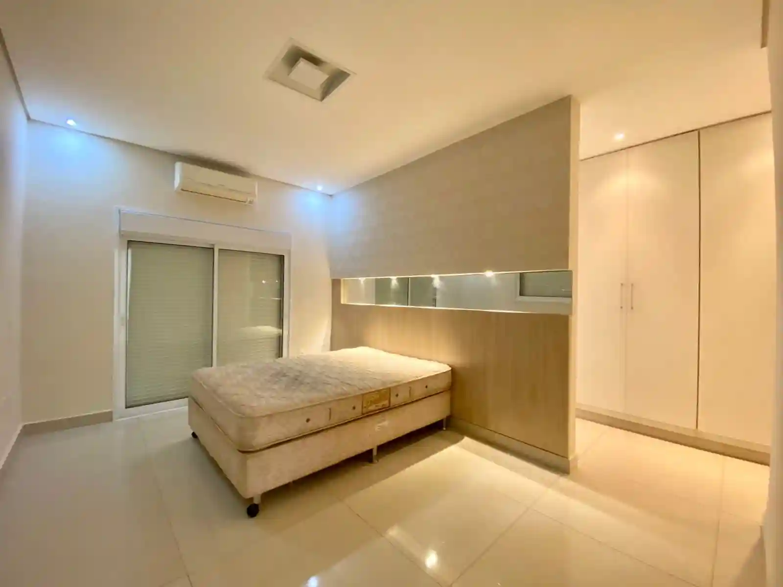 Casa de Condomínio com 4 quartos à venda, 380m² — foto 8 de 21