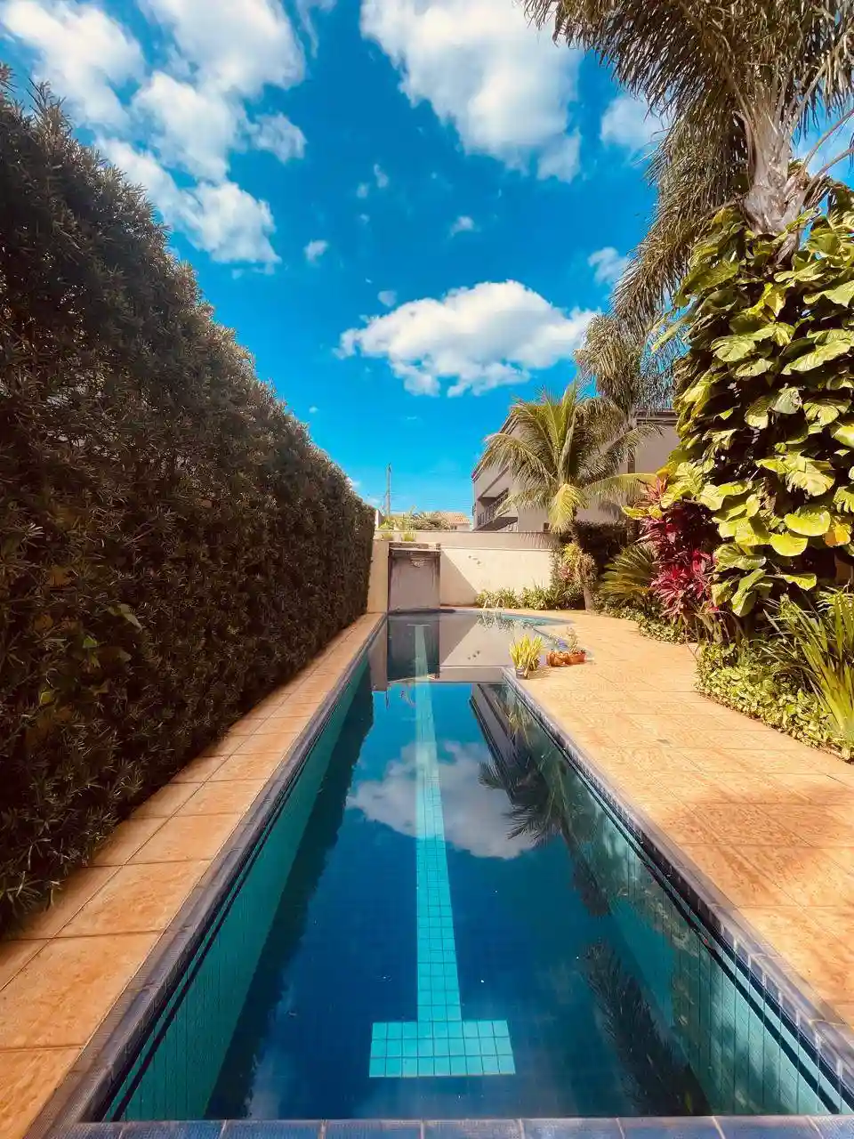 Casa de Condomínio com 4 quartos para aluguel, 650m² — foto 7 de 20