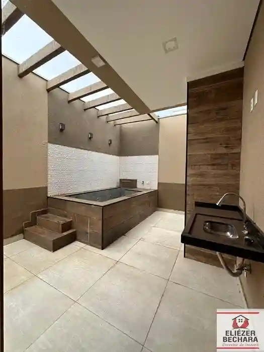 Casa com 3 quartos à venda, 120m² — foto 1 de 24