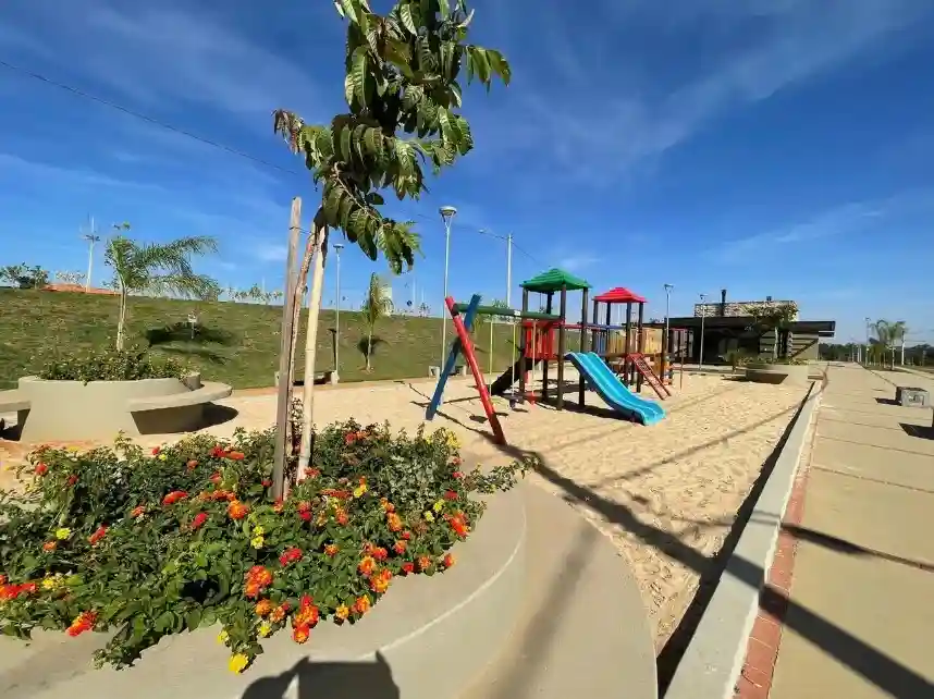 Terreno / Lote / Condomínio  à venda, 367m² — foto 2 de 12