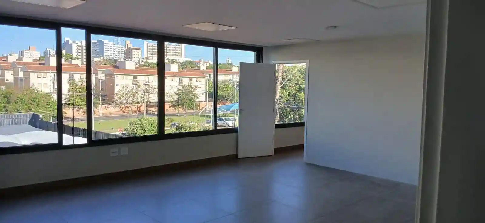 Loja / Salão / Ponto Comercial  para aluguel, 90m² — foto 11 de 37