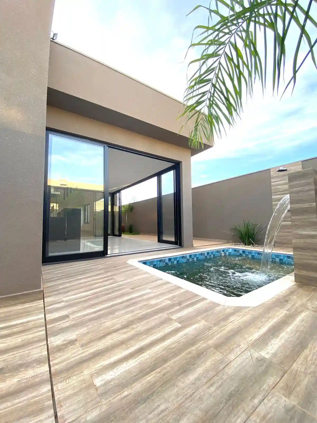 Casa de Condomínio com 3 quartos à venda, 360m² — foto 4 de 10