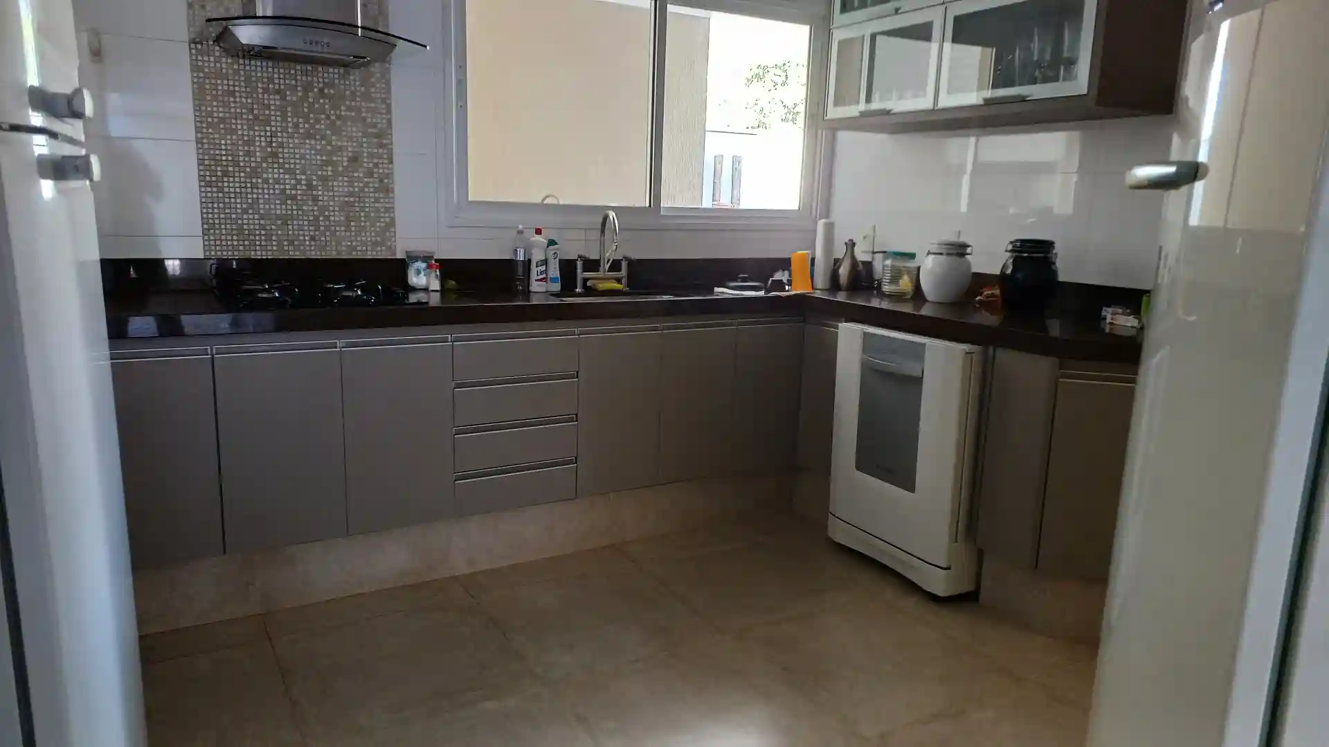 Casa de Condomínio com 3 quartos à venda, 190m² — foto 6 de 24
