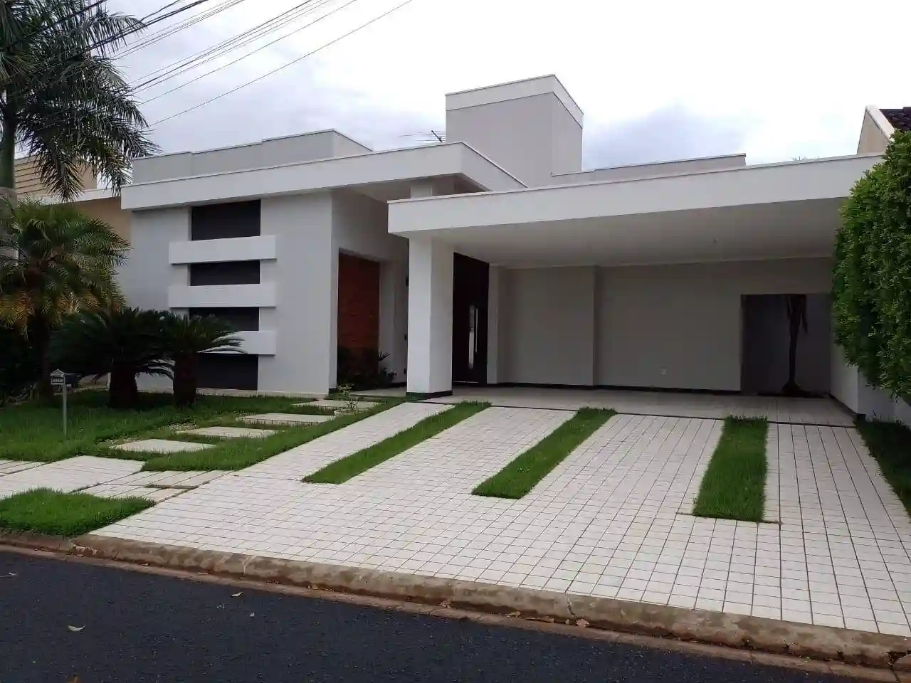 Casa de Condomínio com 4 quartos à venda, 280m² — foto 1 de 16