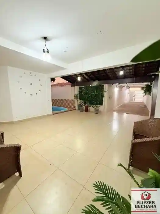 Casa com 4 quartos à venda, 190m² — foto 1 de 18