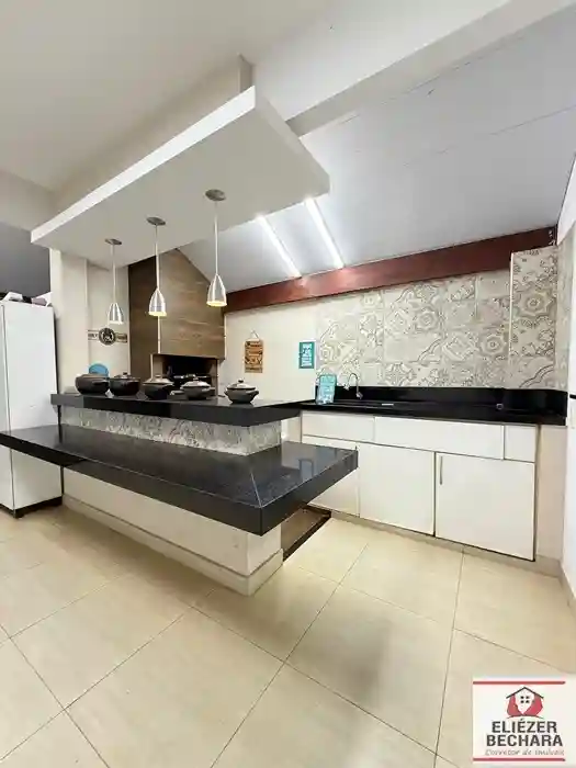 Casa com 4 quartos à venda, 190m² — foto 12 de 18
