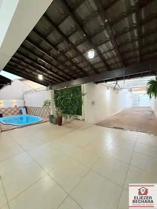 Casa com 4 quartos à venda, 190m² — foto 2 de 18