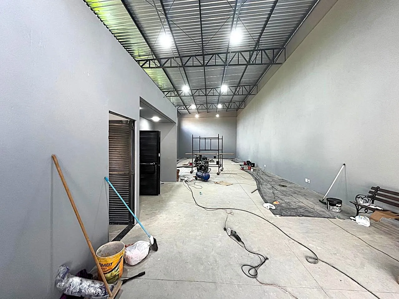 Loja / Salão / Ponto Comercial para aluguel, 214m² — foto 4 de 14