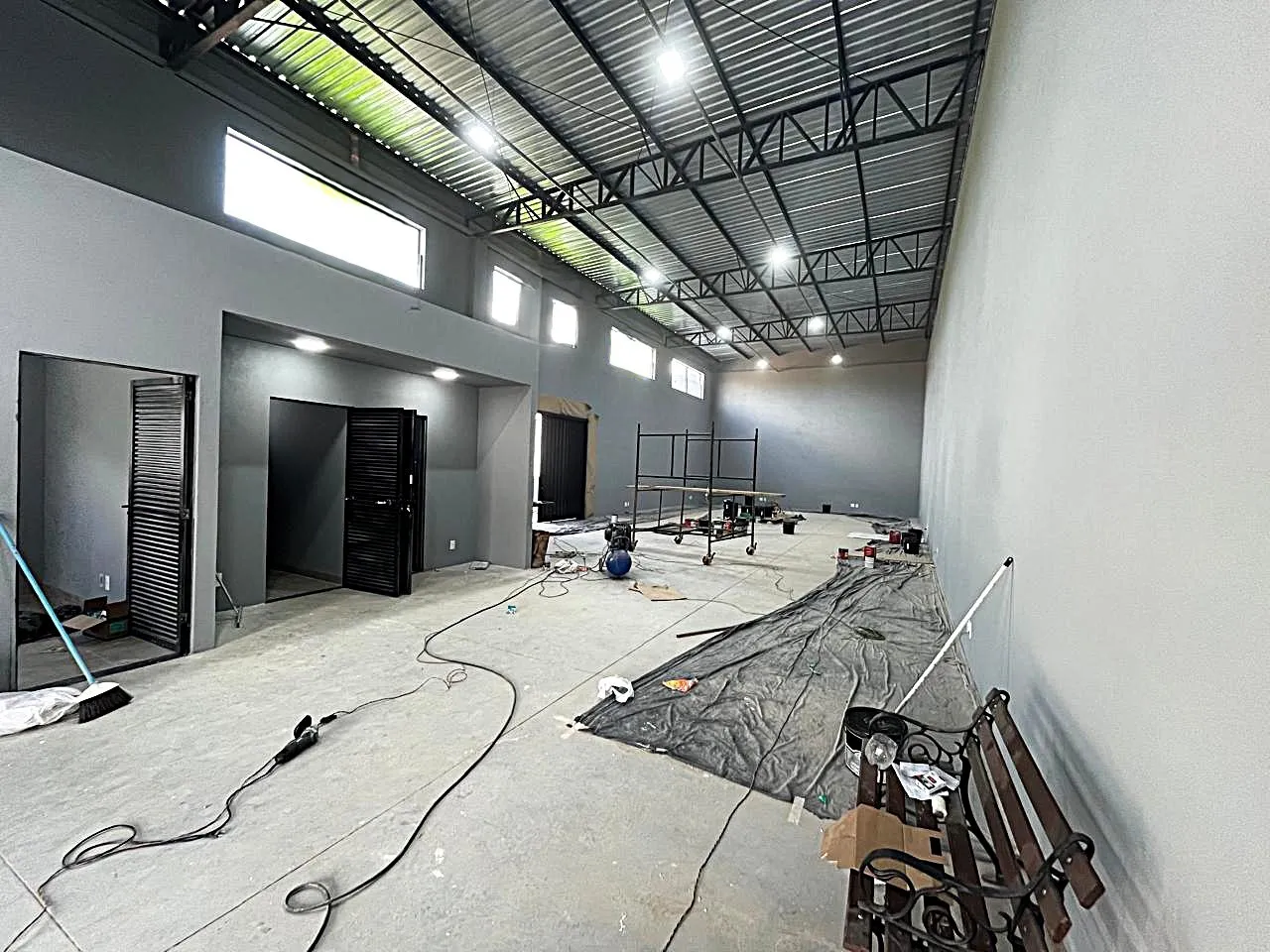 Loja / Salão / Ponto Comercial para aluguel, 214m² — foto 2 de 14