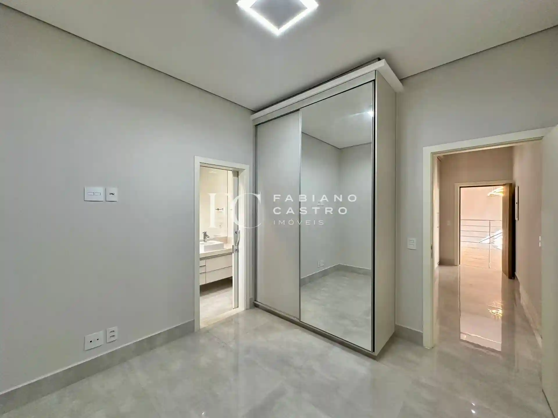 Casa de Condomínio com 3 quartos à venda, 260m² — foto 19 de 32