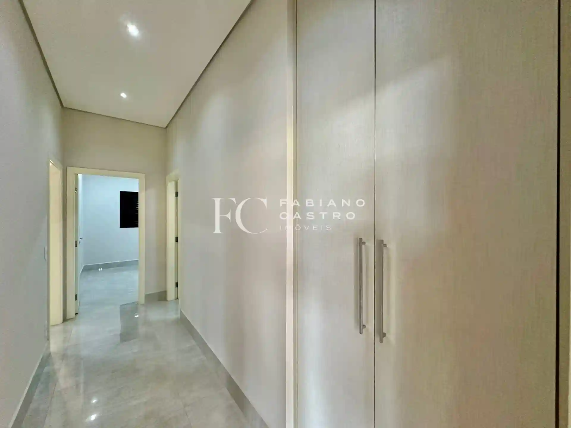 Casa de Condomínio com 3 quartos à venda, 260m² — foto 16 de 32