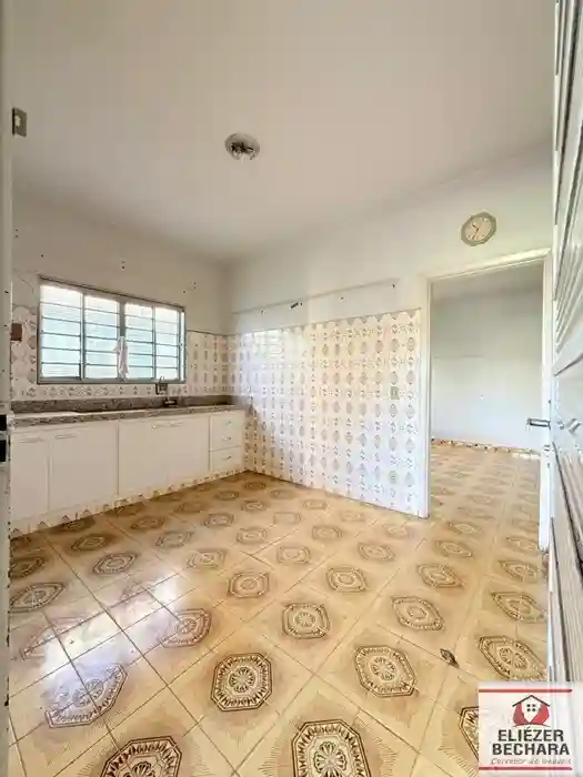 Casa com 3 quartos à venda, 200m² — foto 6 de 27