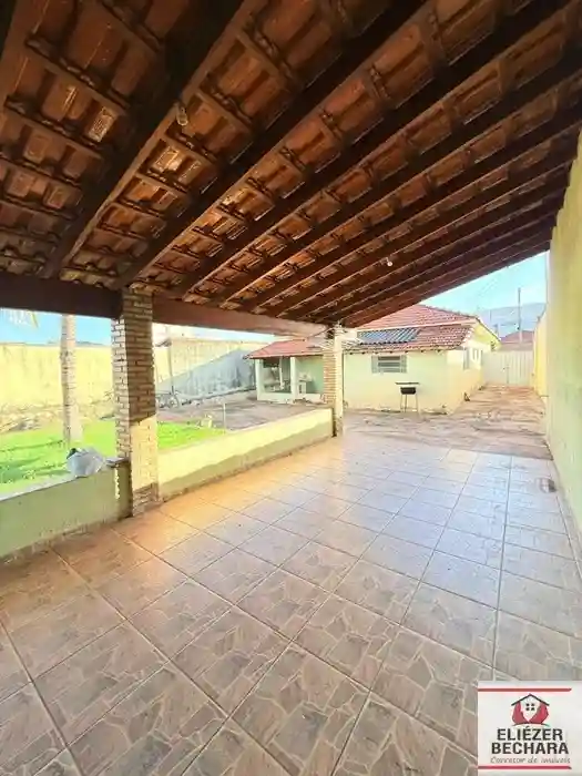 Casa com 3 quartos à venda, 200m² — foto 2 de 27