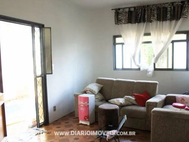 Casa à venda — foto 2 de 2