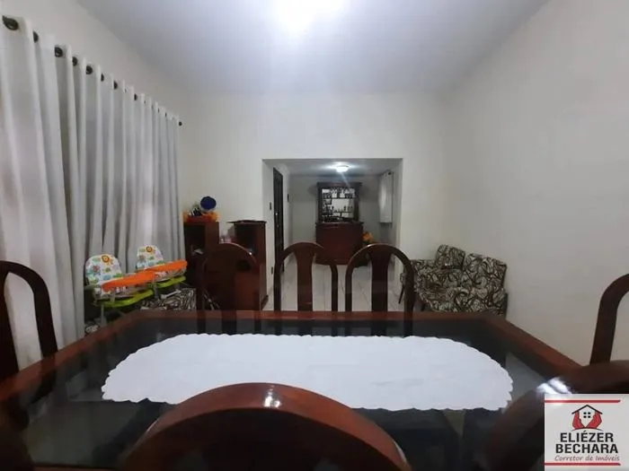 Casa à venda — foto 1 de 9