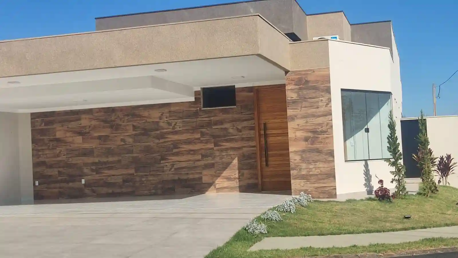 Casa de Condomínio com 3 quartos à venda, 191m² — foto 2 de 18