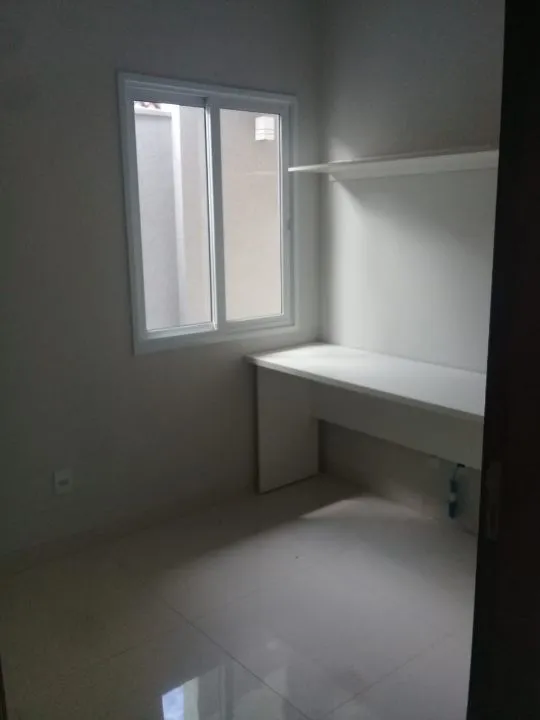 Casa de Condomínio à venda — foto 1 de 4