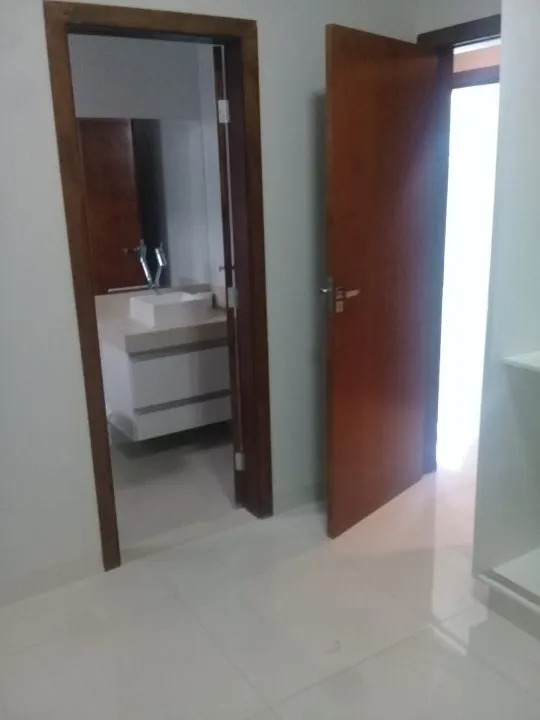 Casa de Condomínio à venda — foto 3 de 4