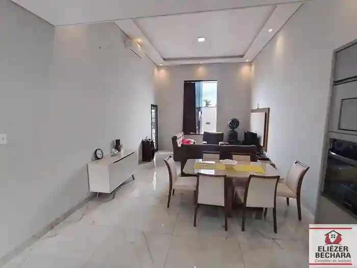 Casa com 3 quartos à venda, 150m² — foto 2 de 30