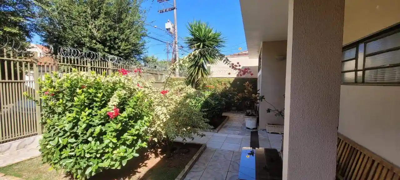 Casa com 5 quartos à venda, 484m² — foto 2 de 22