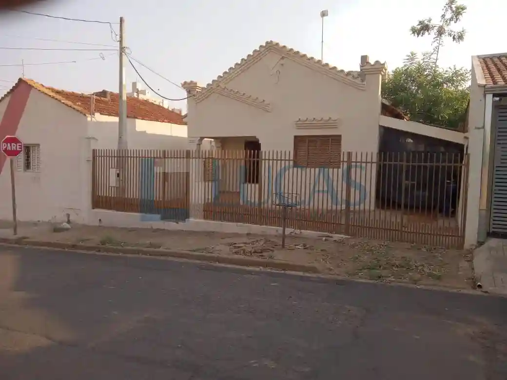 Casa à venda — foto 1 de 1