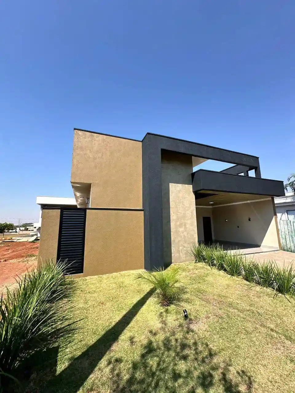 Casa de Condomínio com 3 quartos à venda, 300m² — foto 1 de 24